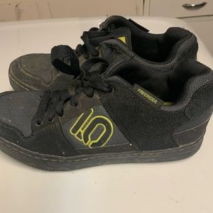 Five Ten Freerider mens 6.5- used